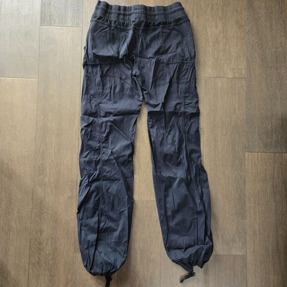 Lululemon Women's Size 6 Black Dance Studio Linerless Bootcut Synch Hem Pants - Picture 8 of 10
